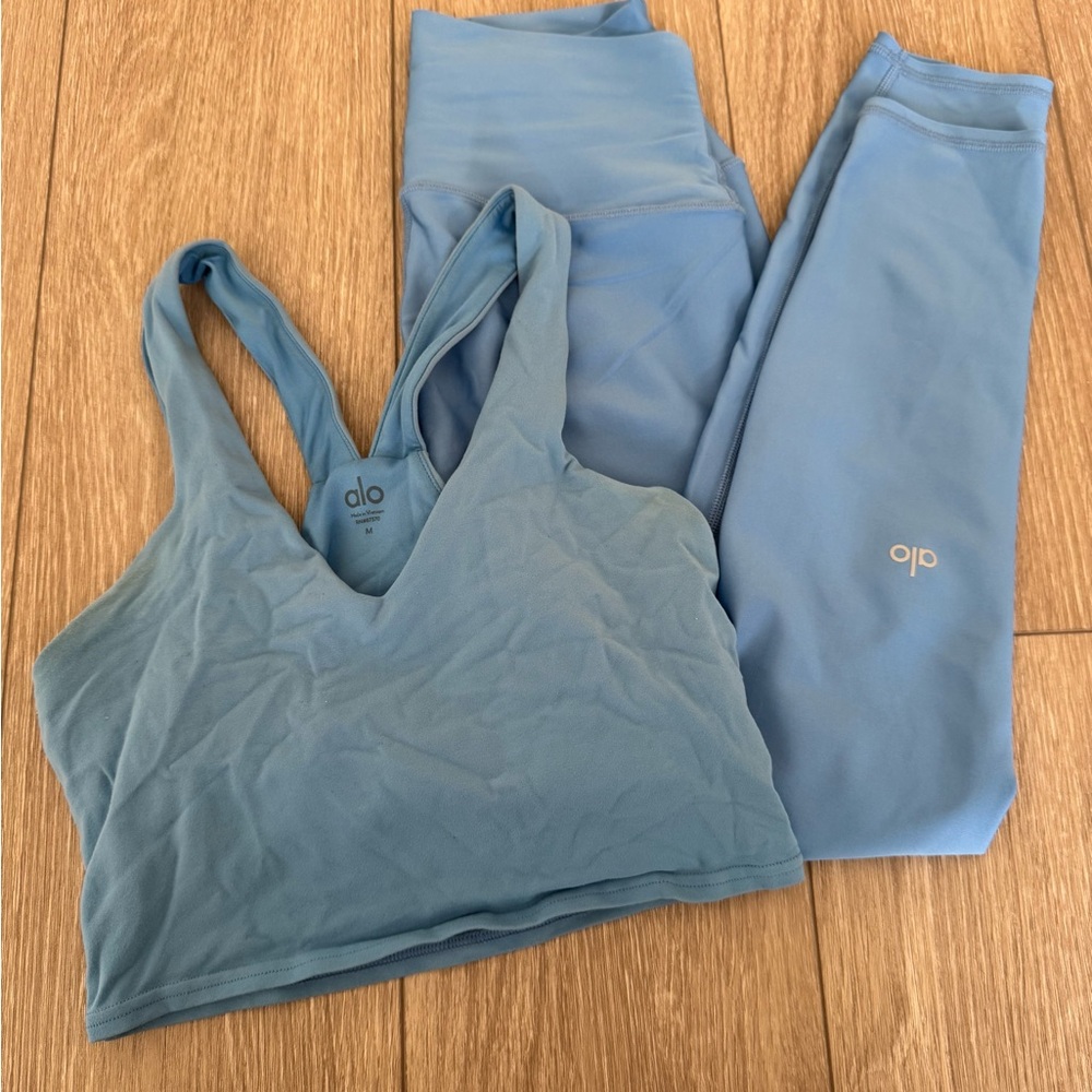 ALO Yoga Women's Blue Set